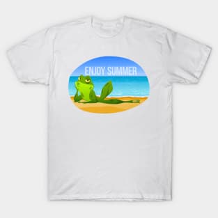 Frog At The Beach. Summer Time T-Shirt